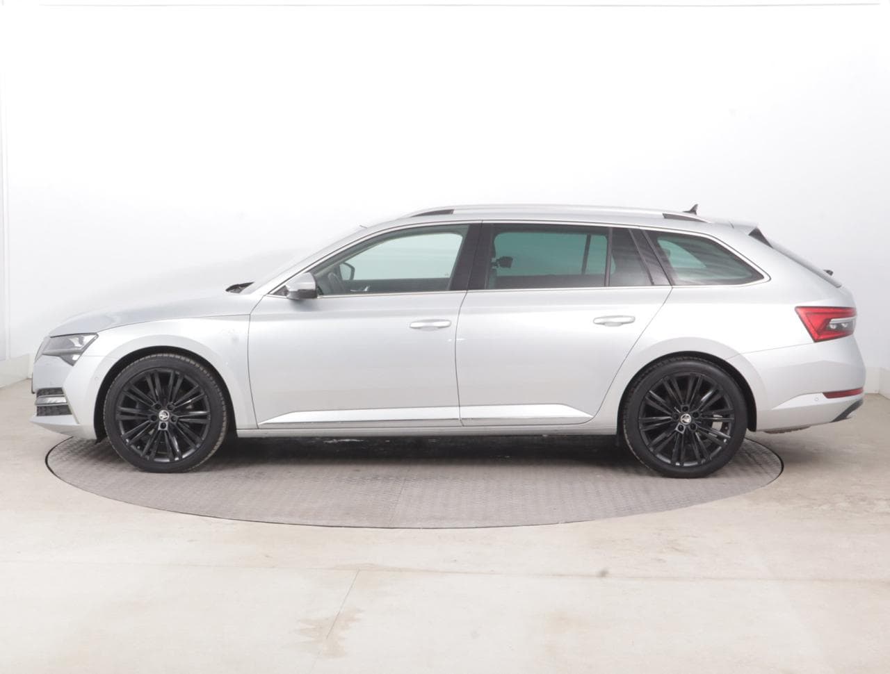 2023 Škoda SUPERB - 4
