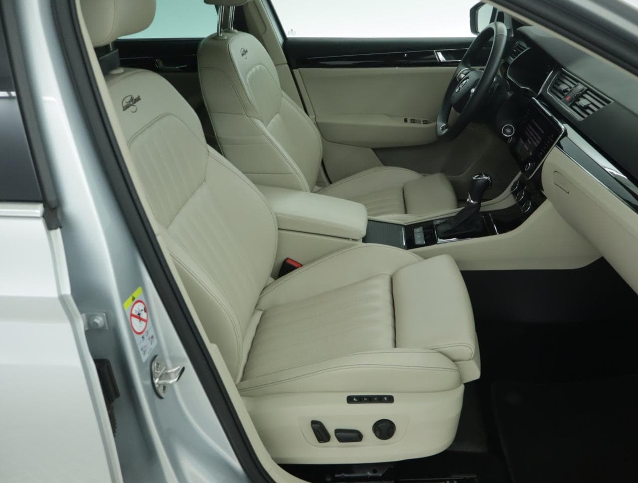 2023 Škoda SUPERB - 12