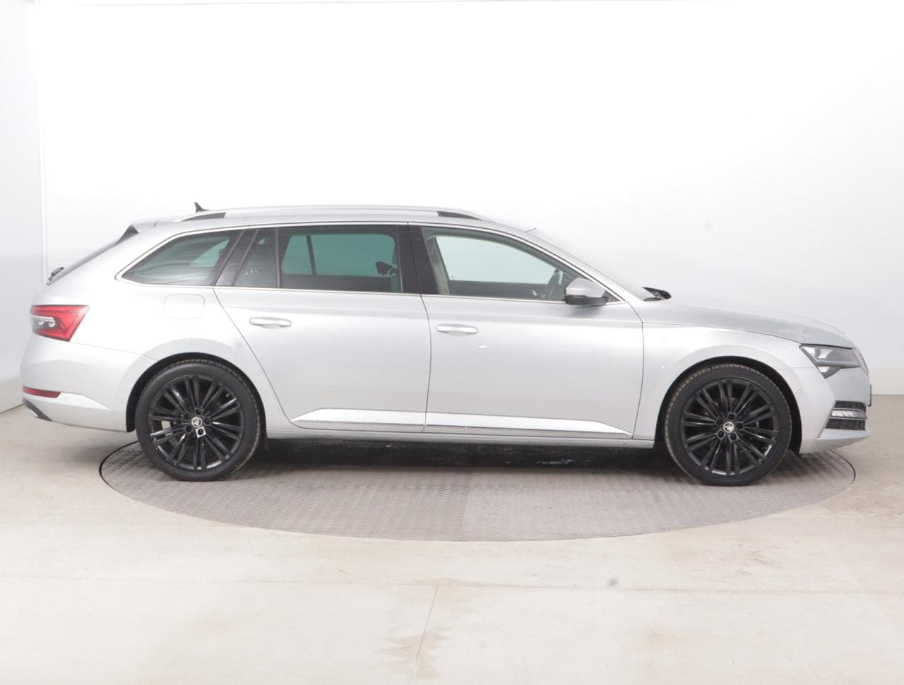 2023 Škoda SUPERB - 8