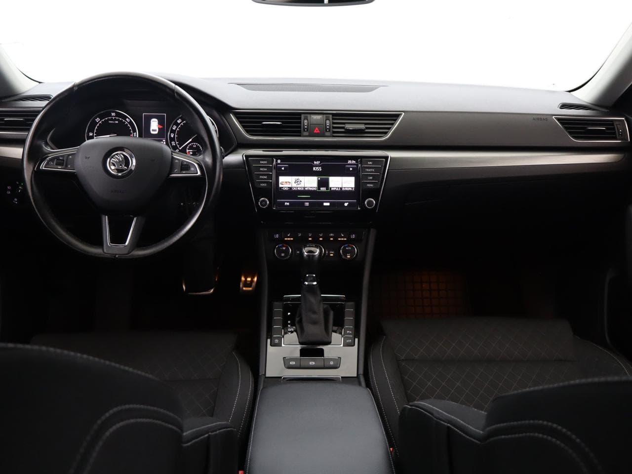 2015 Škoda SUPERB - 9