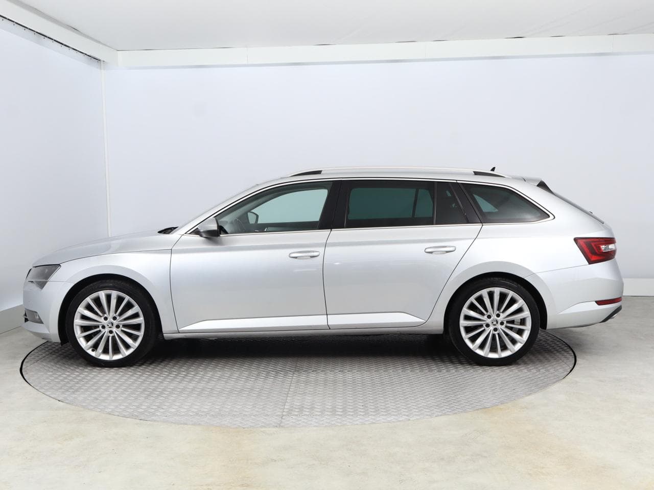 2015 Škoda SUPERB - 4