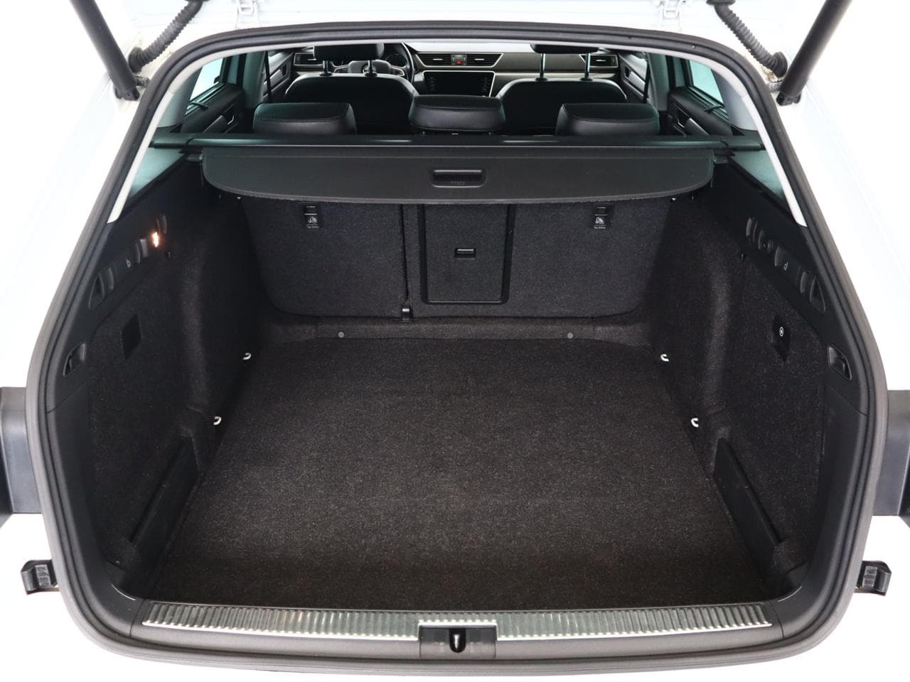 2018 Škoda SUPERB - 18