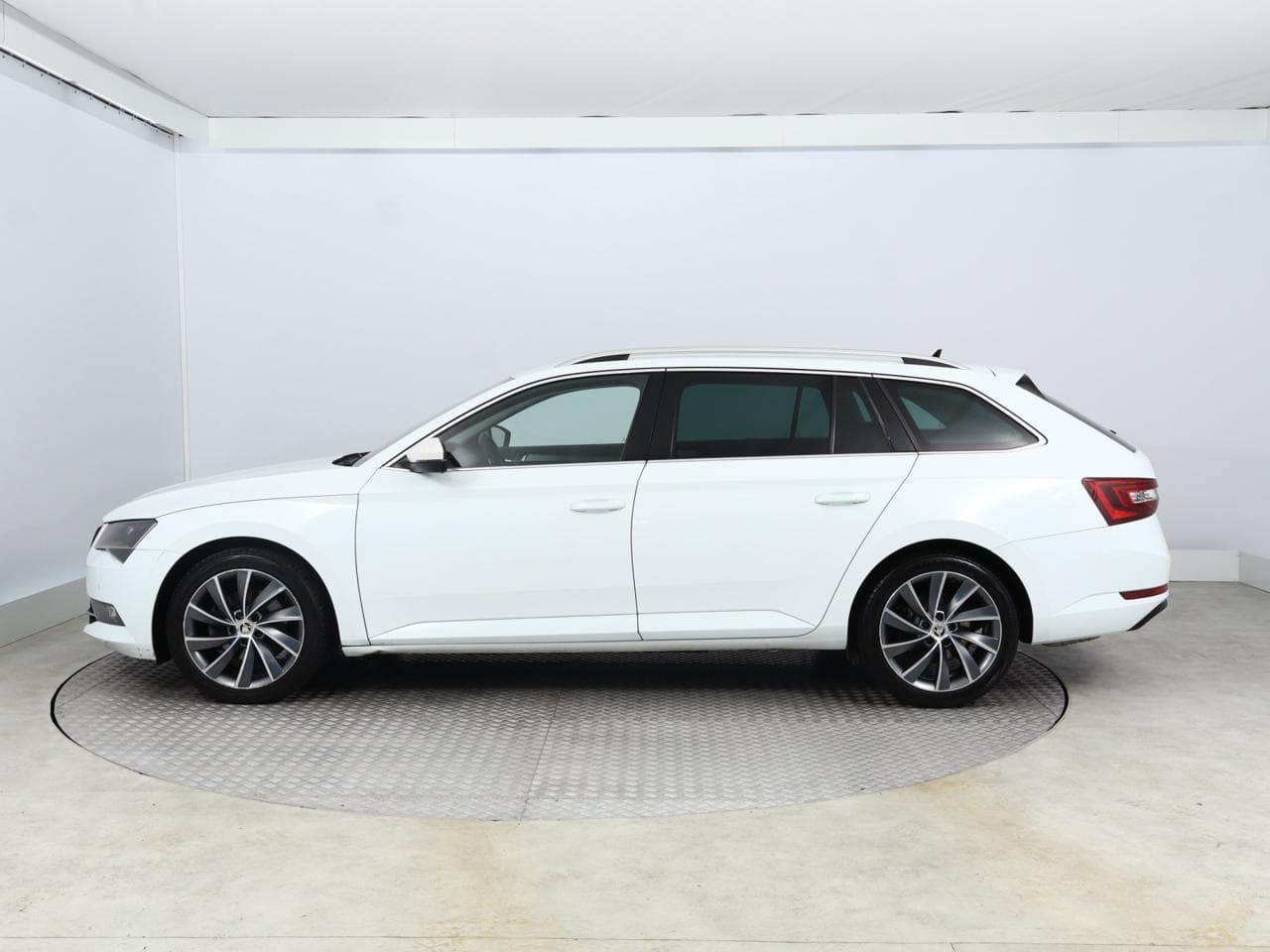 2018 Škoda SUPERB - 4