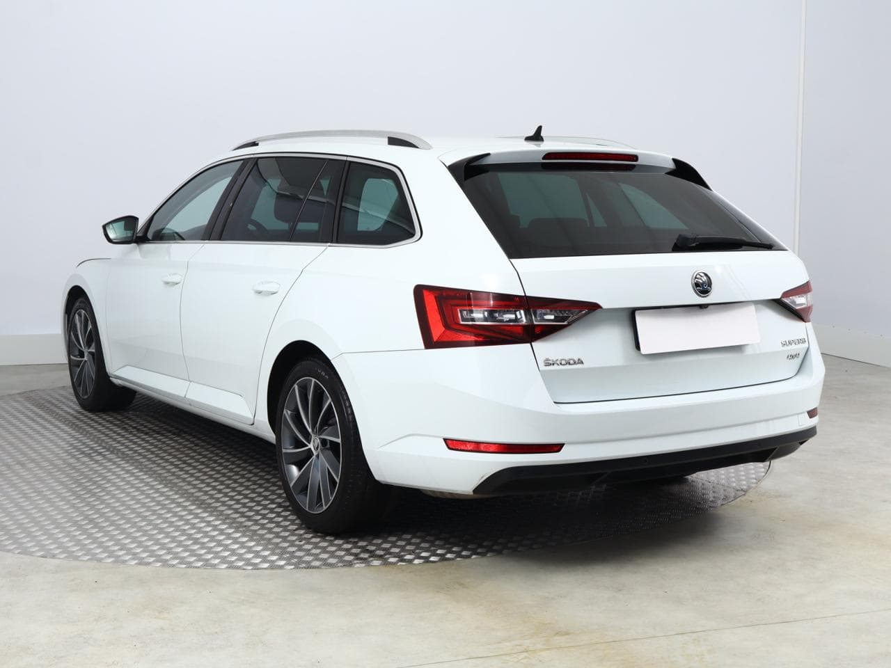 2018 Škoda SUPERB - 5