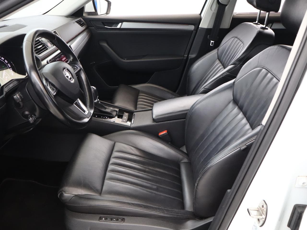 2018 Škoda SUPERB - 14