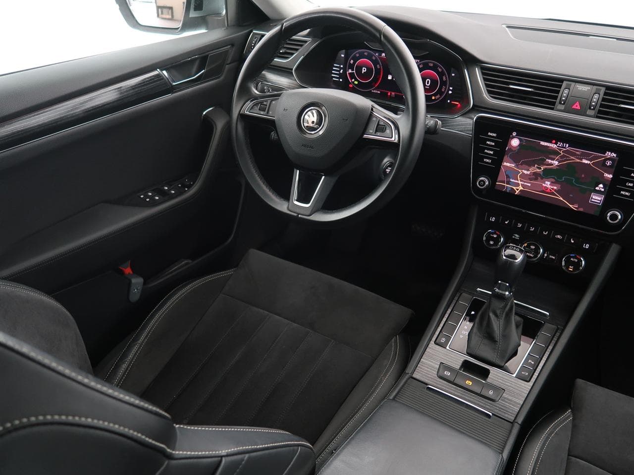 2020 Škoda SUPERB - 9