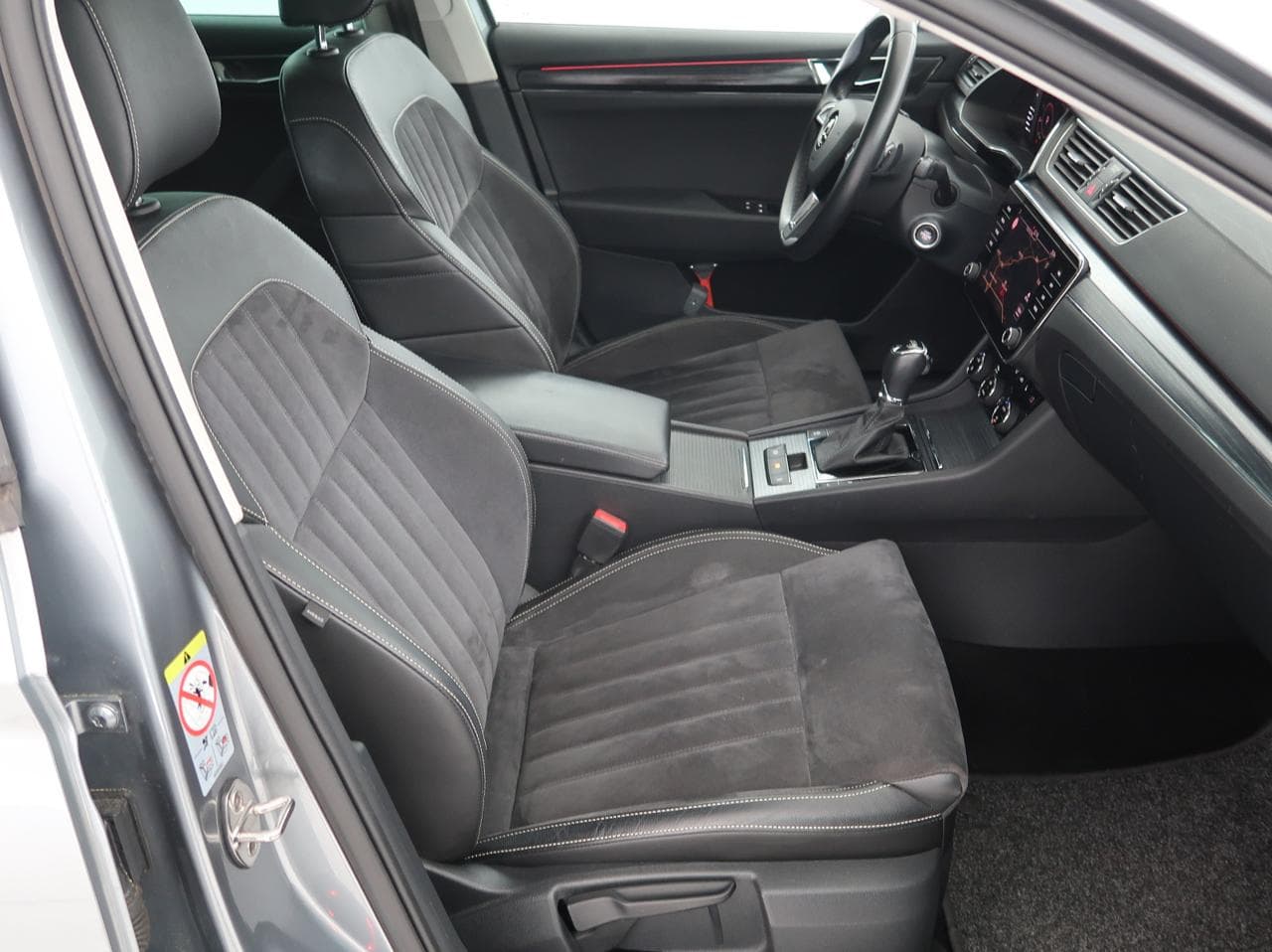 2020 Škoda SUPERB - 12