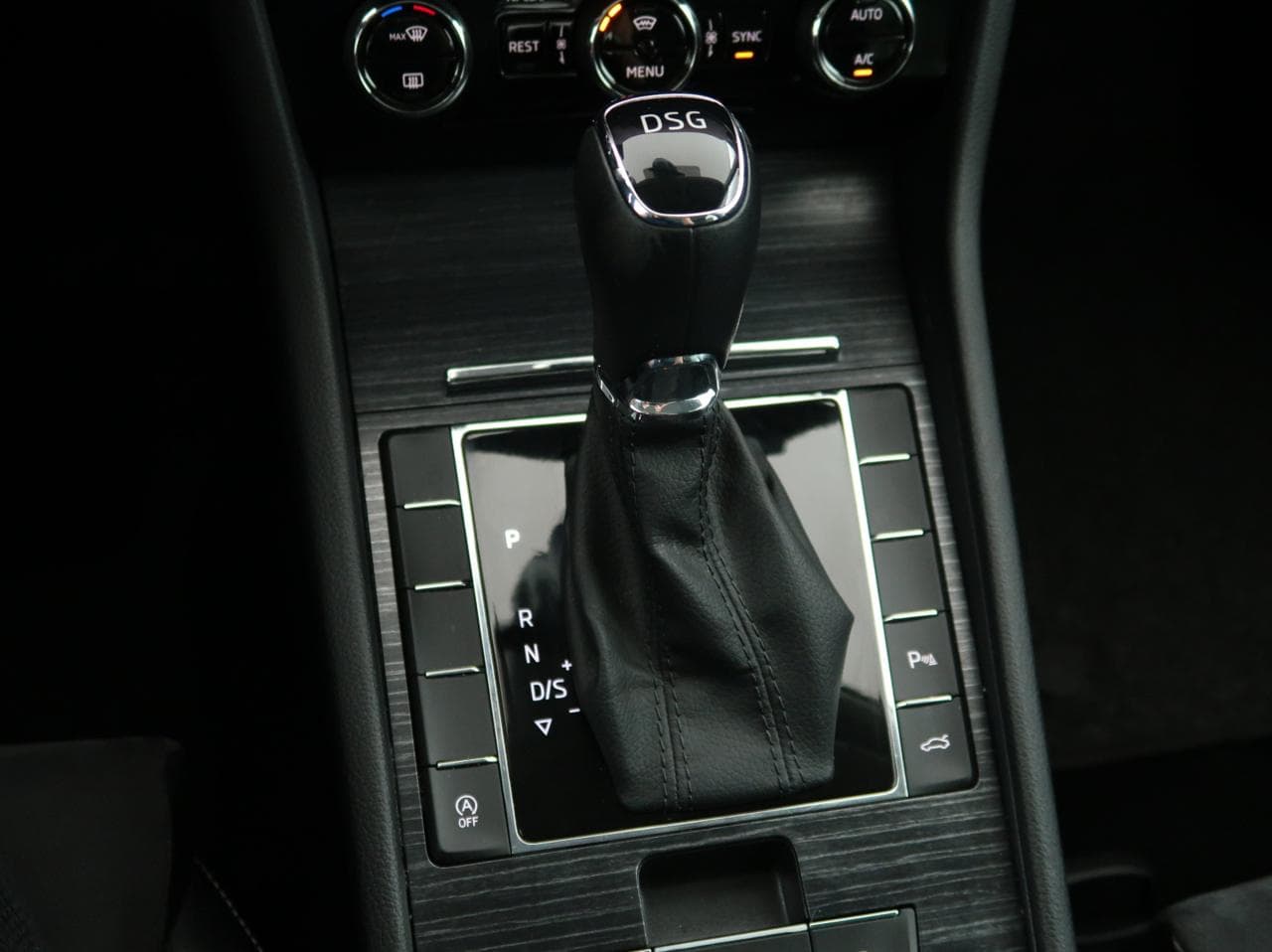 2020 Škoda SUPERB - 19