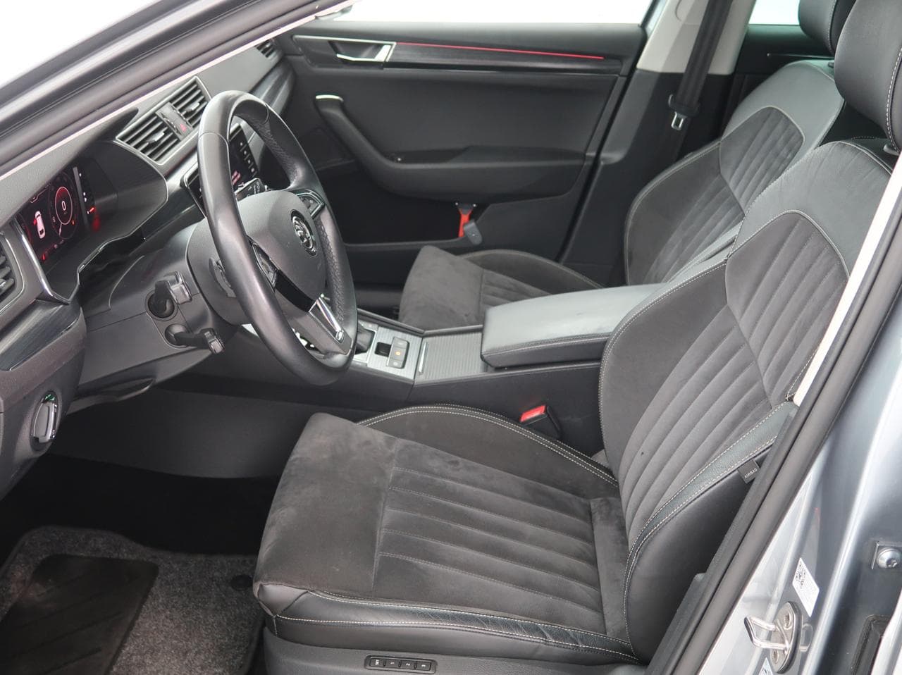 2020 Škoda SUPERB - 16