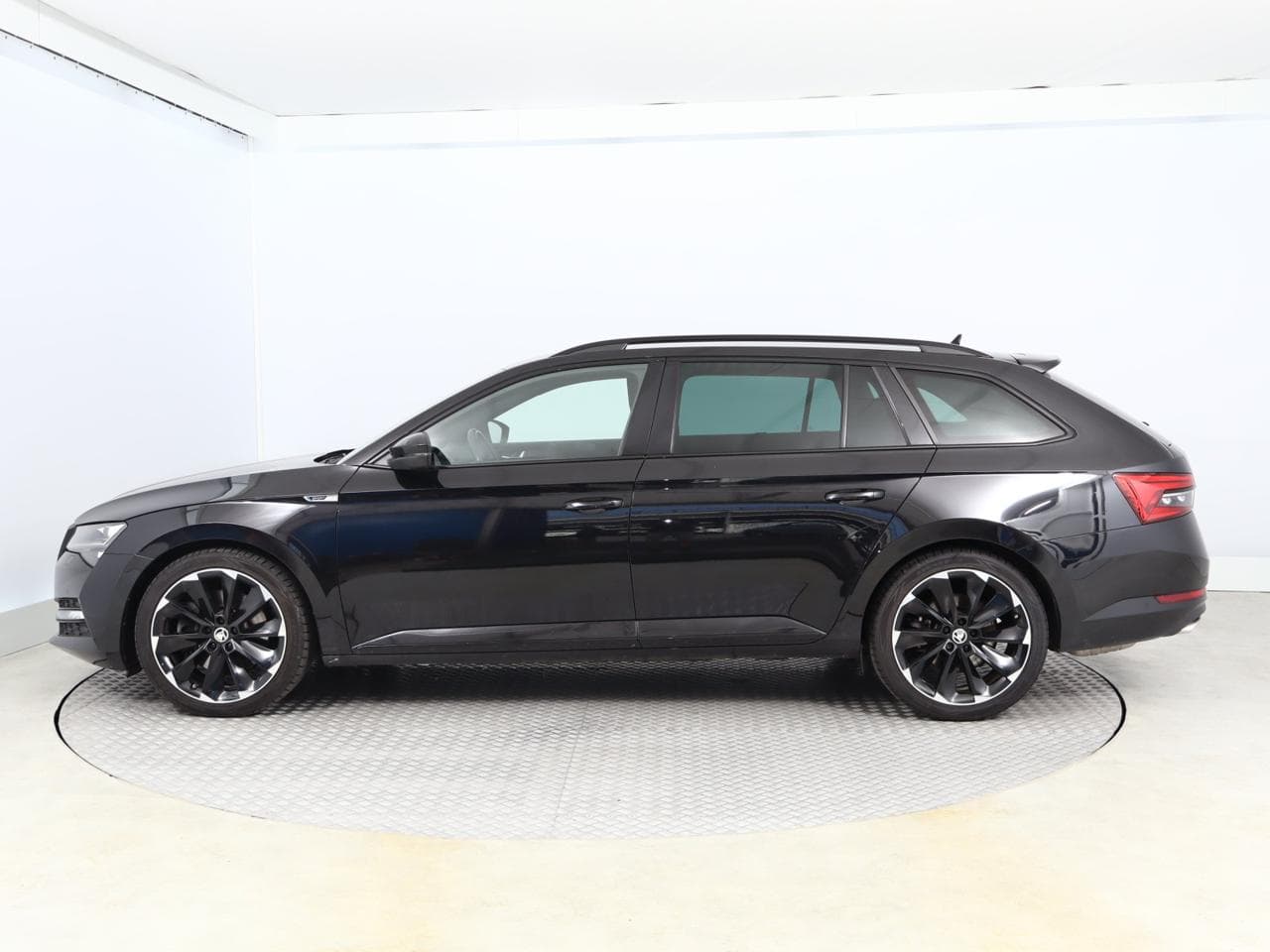 2021 Škoda SUPERB - 4