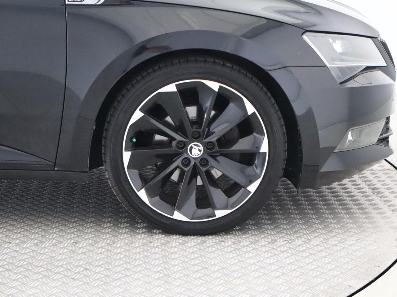 2019 Škoda SUPERB - 19