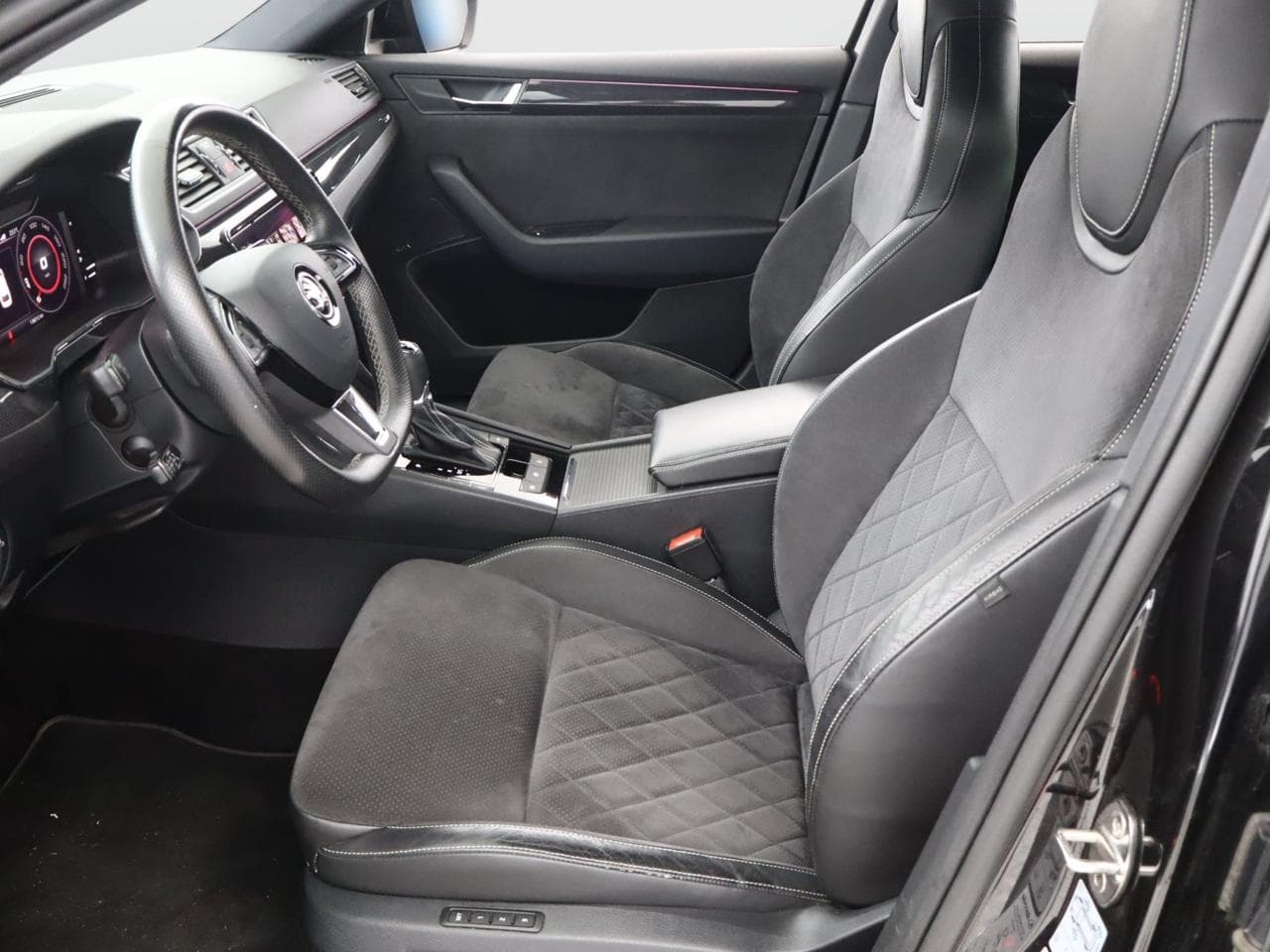 2019 Škoda SUPERB - 14