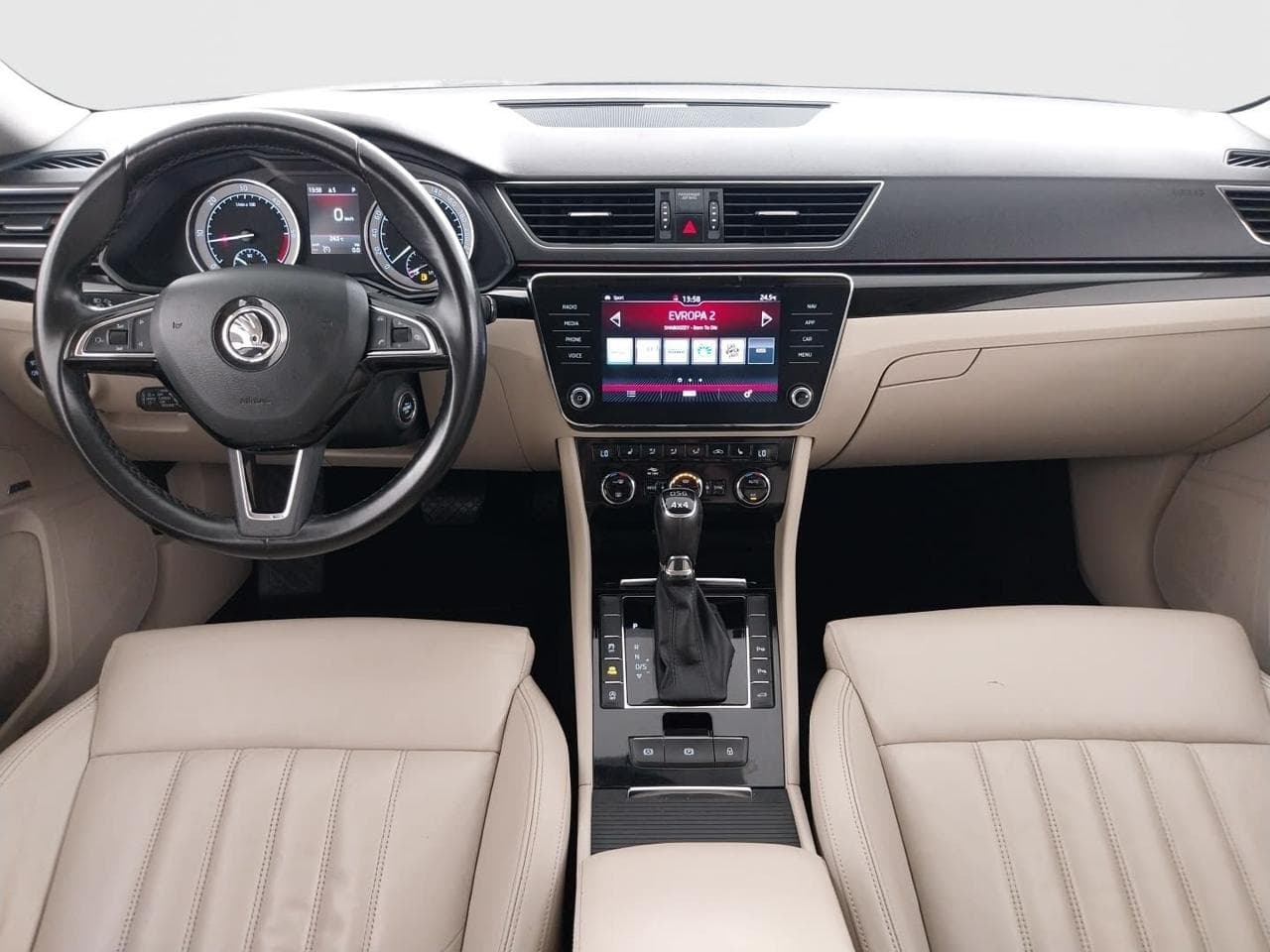 2018 Škoda SUPERB - 10