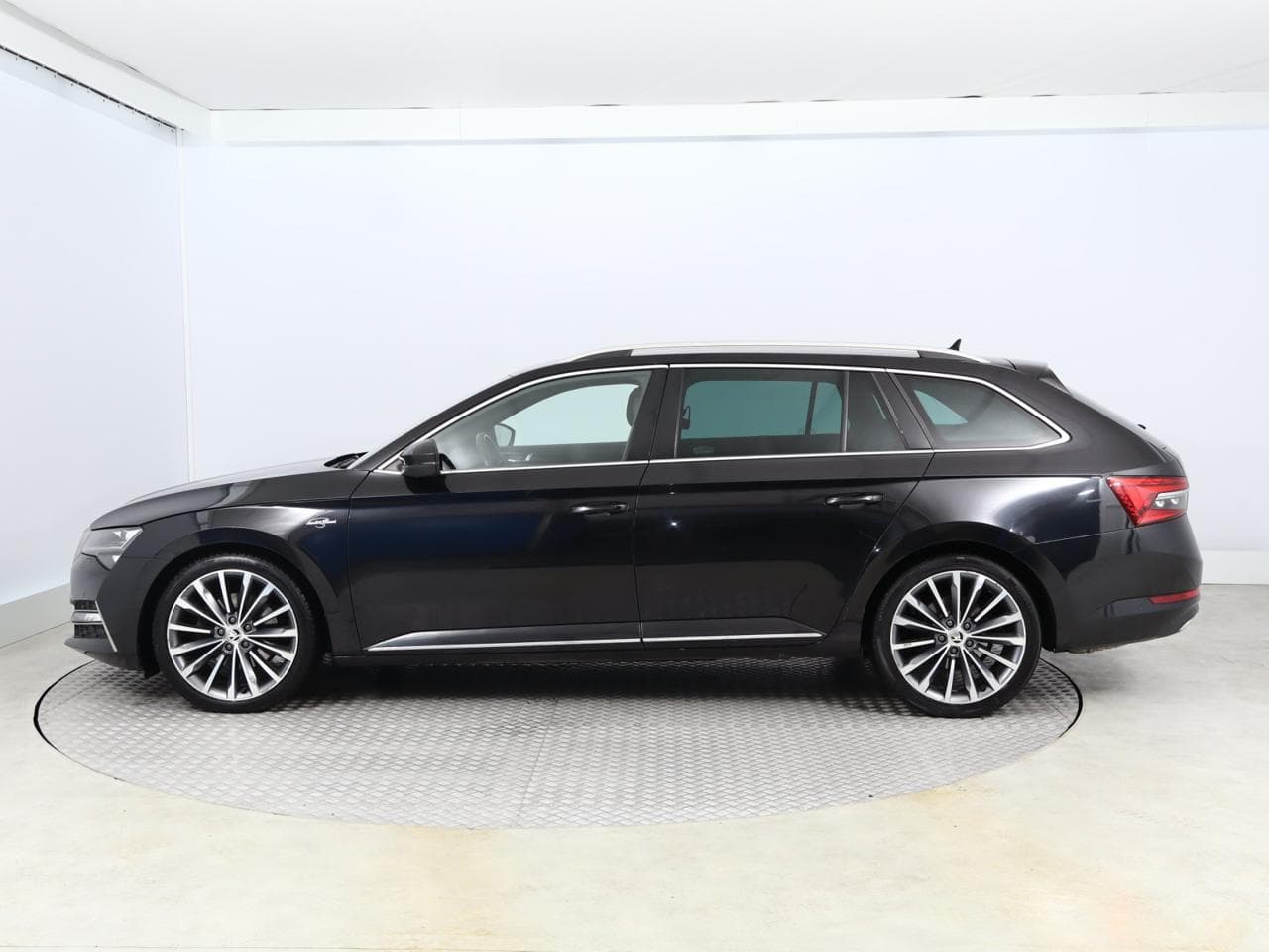 2021 Škoda SUPERB - 4