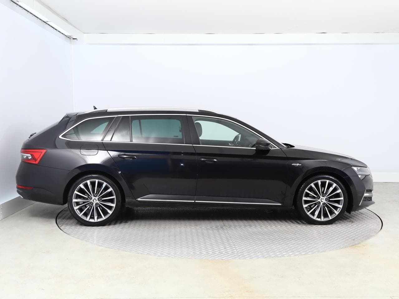 2021 Škoda SUPERB - 8