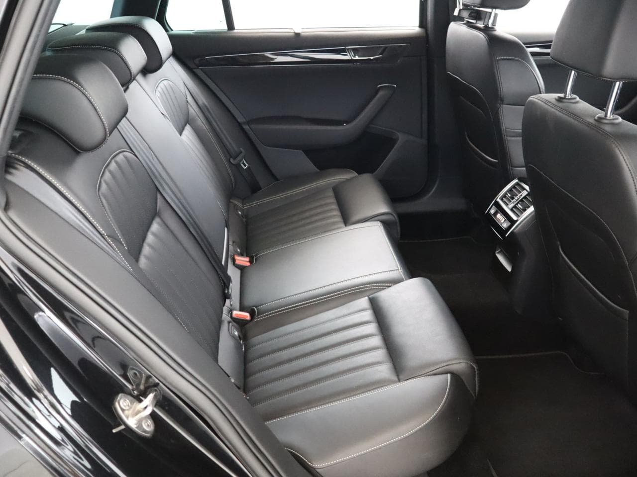 2021 Škoda SUPERB - 11