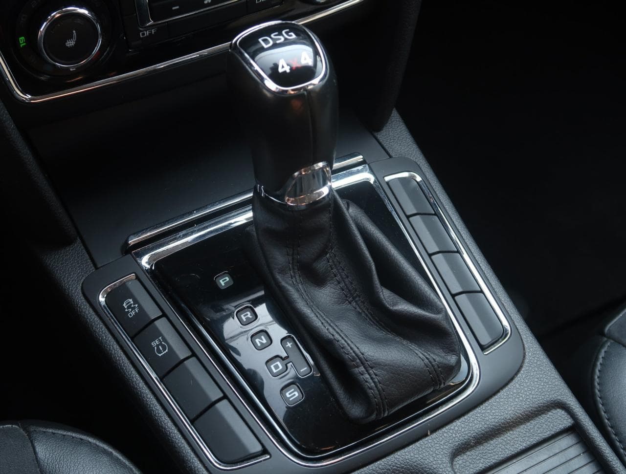 2014 Škoda SUPERB - 19
