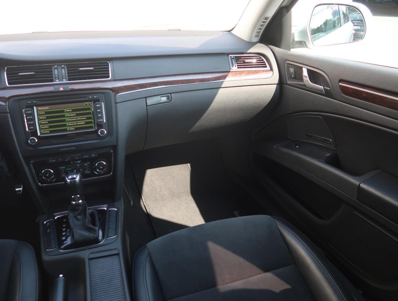 2014 Škoda SUPERB - 11