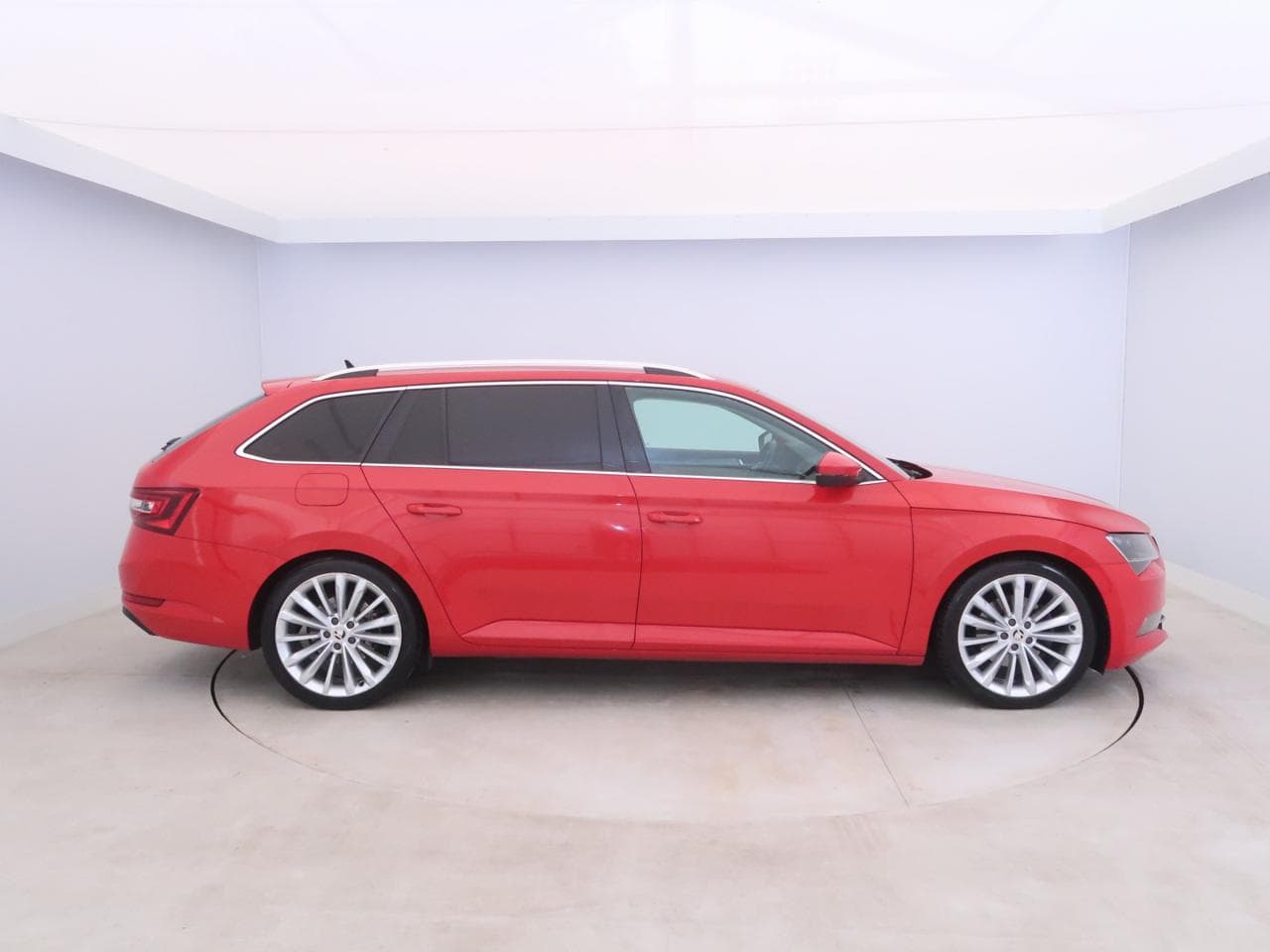 2016 Škoda SUPERB - 8
