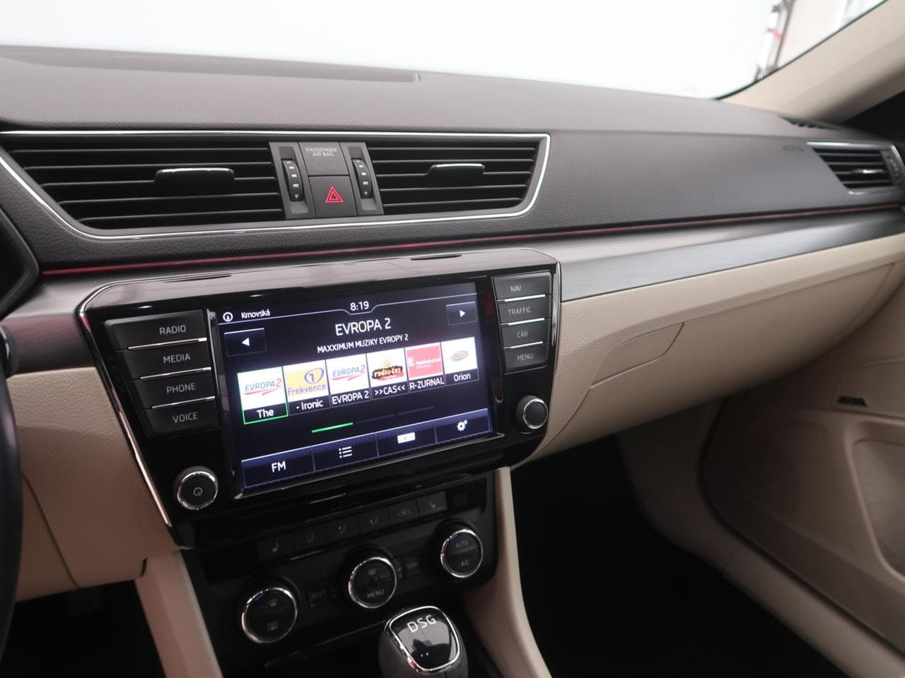 2016 Škoda SUPERB - 16