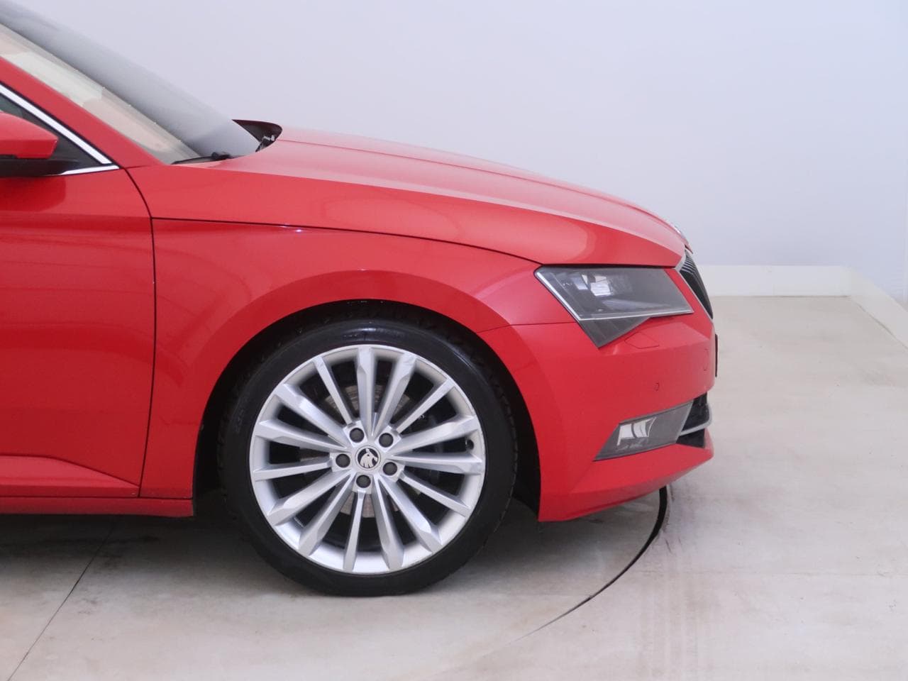 2016 Škoda SUPERB - 19