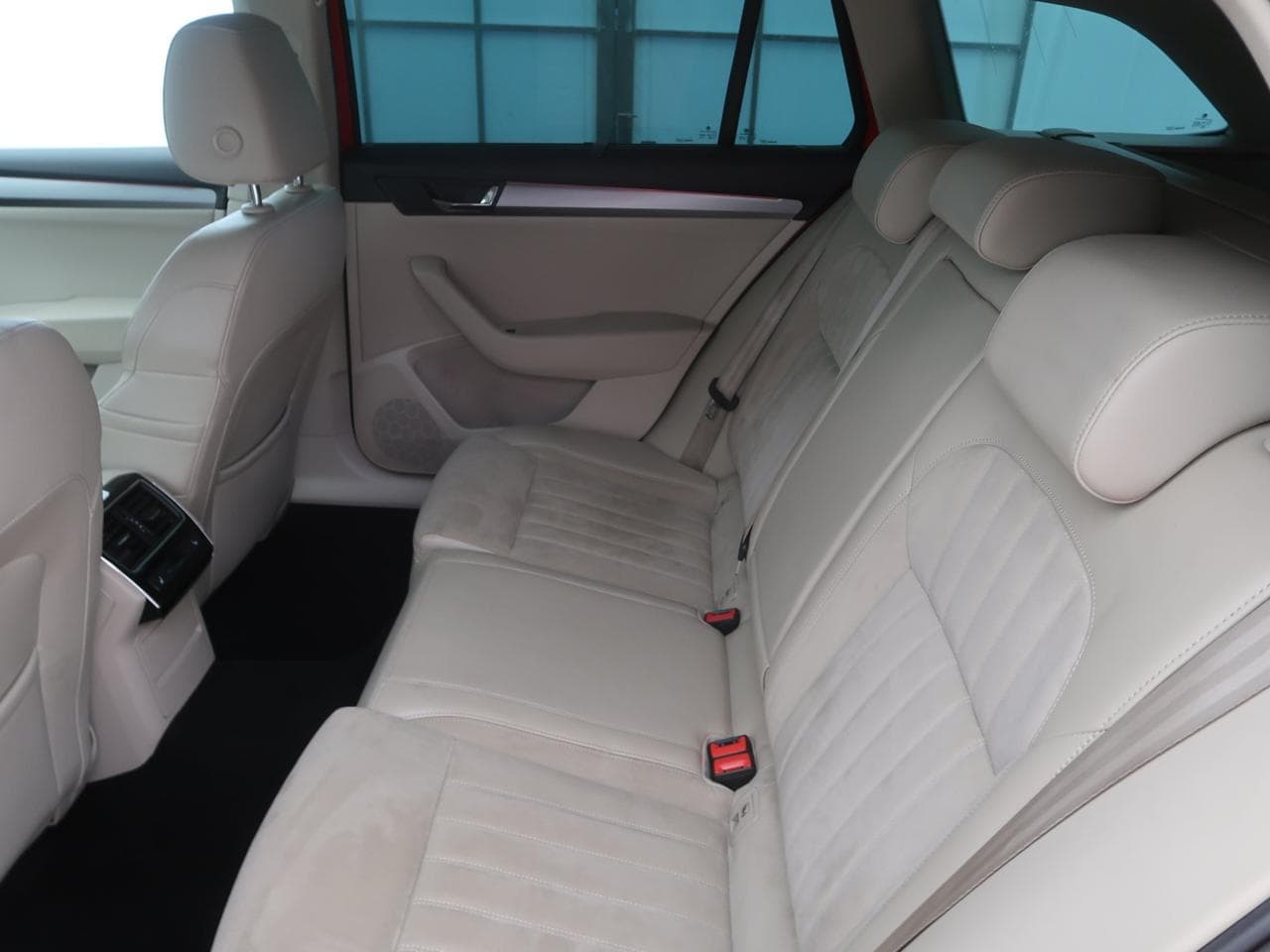 2016 Škoda SUPERB - 13