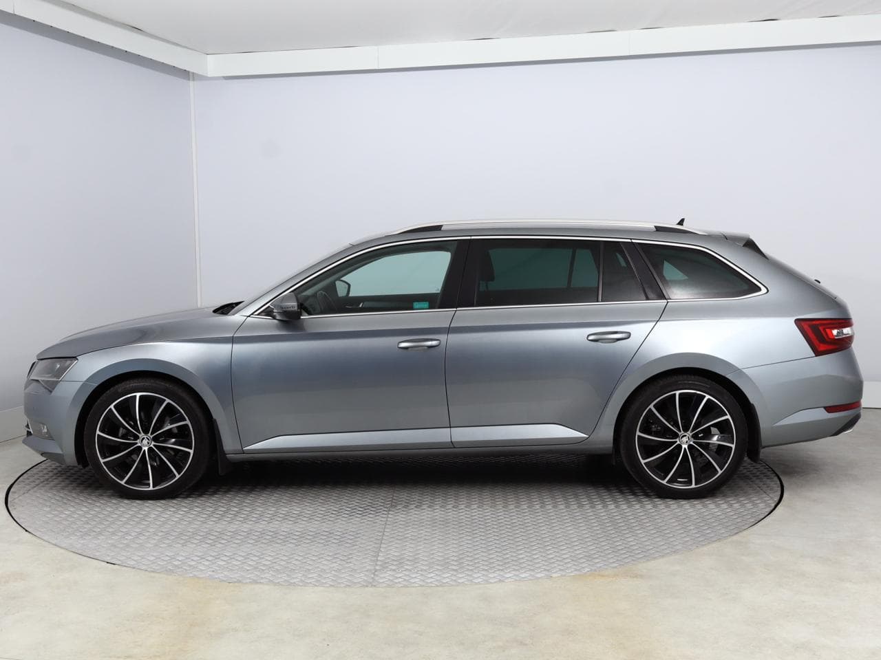 2016 Škoda SUPERB - 4