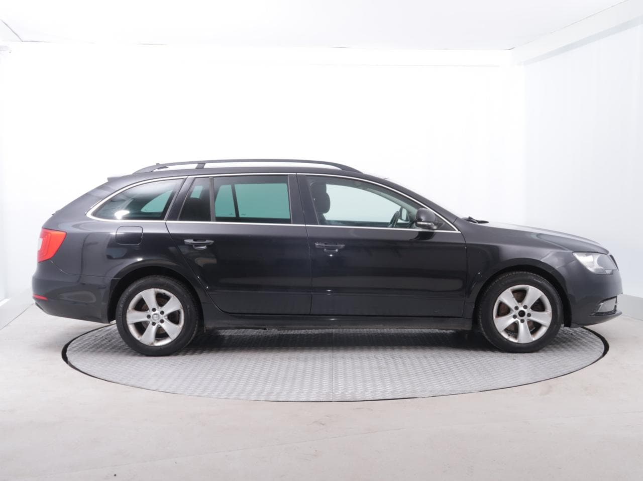 2014 Škoda SUPERB - 8