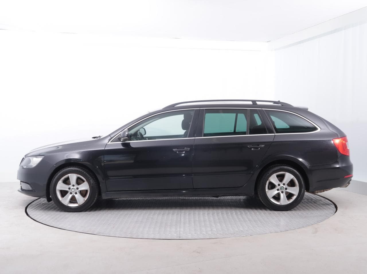 2014 Škoda SUPERB - 4