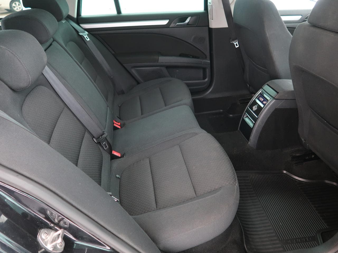 2014 Škoda SUPERB - 13