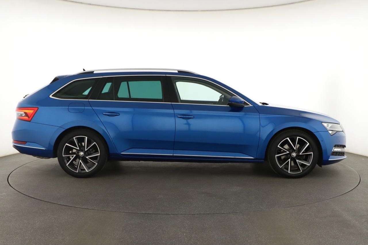 2022 Škoda SUPERB - 8