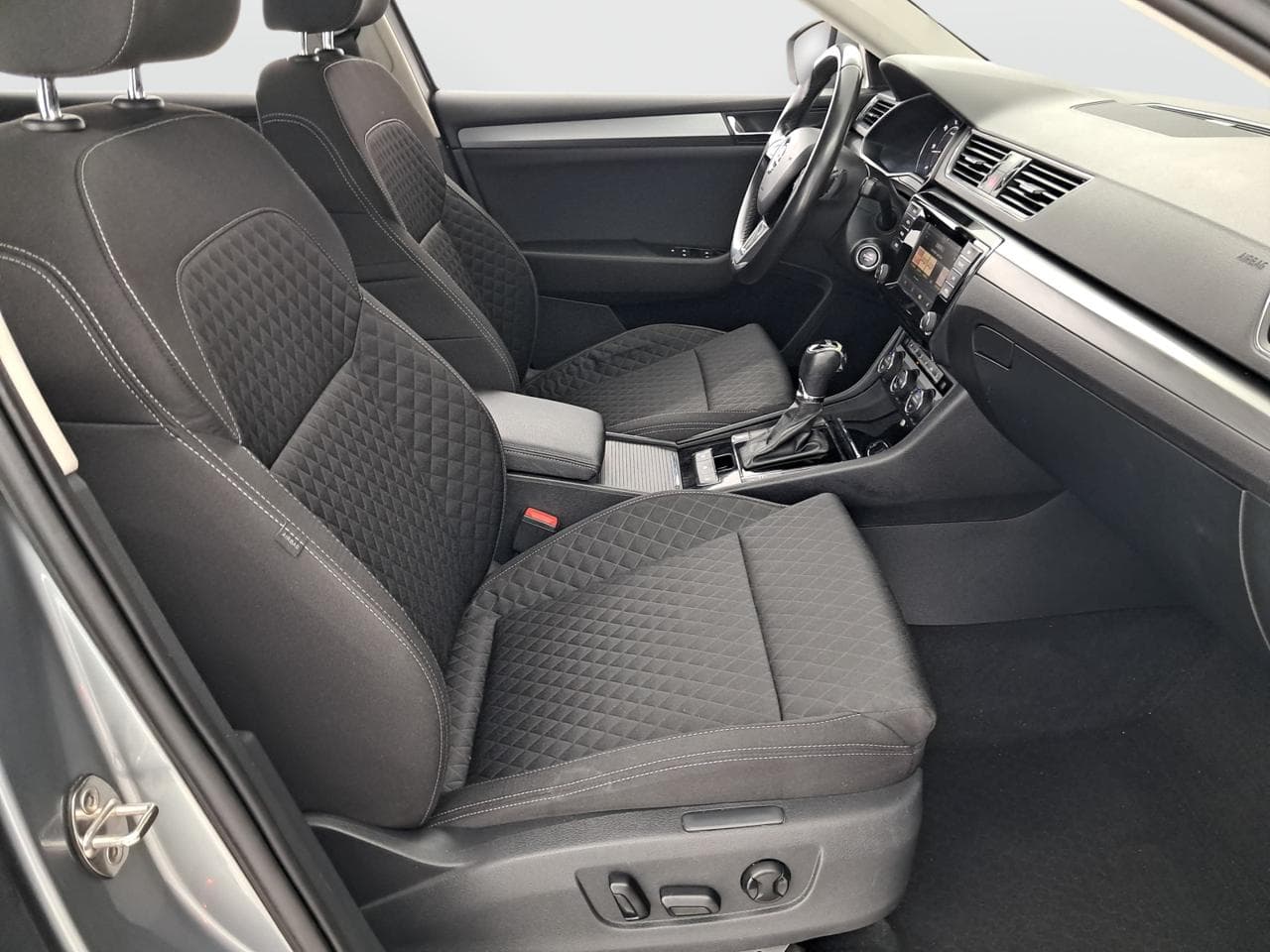 2016 Škoda SUPERB - 12