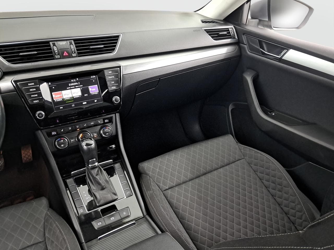 2016 Škoda SUPERB - 11