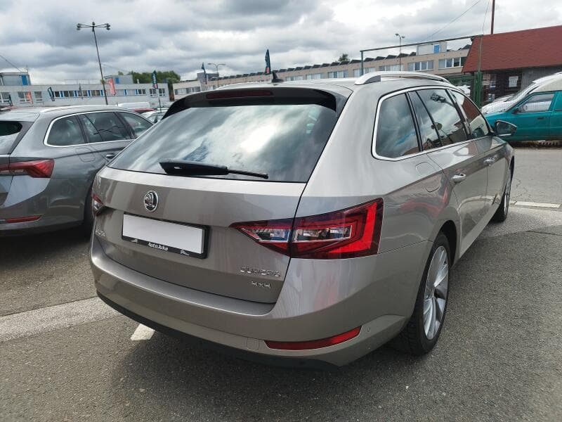 2016 Škoda SUPERB - 4