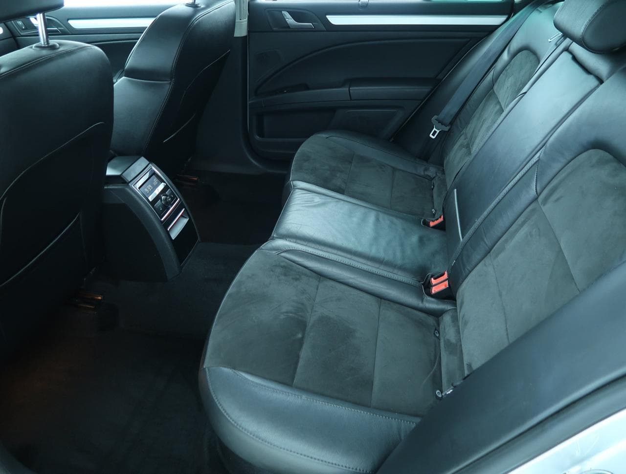 2011 Škoda SUPERB - 15