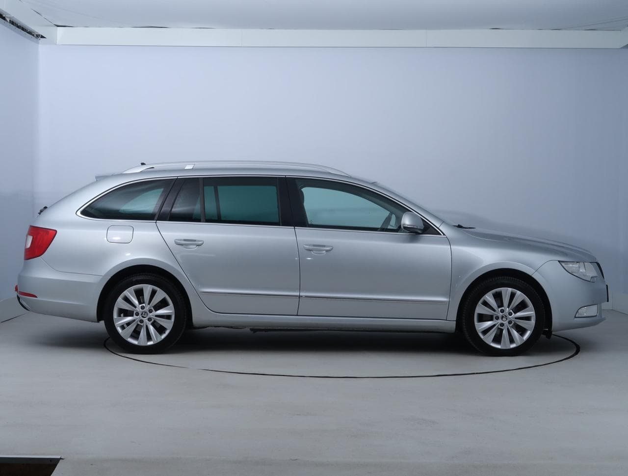 2011 Škoda SUPERB - 8