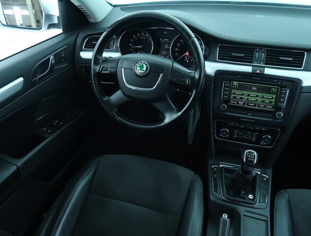 2011 Škoda SUPERB - 9