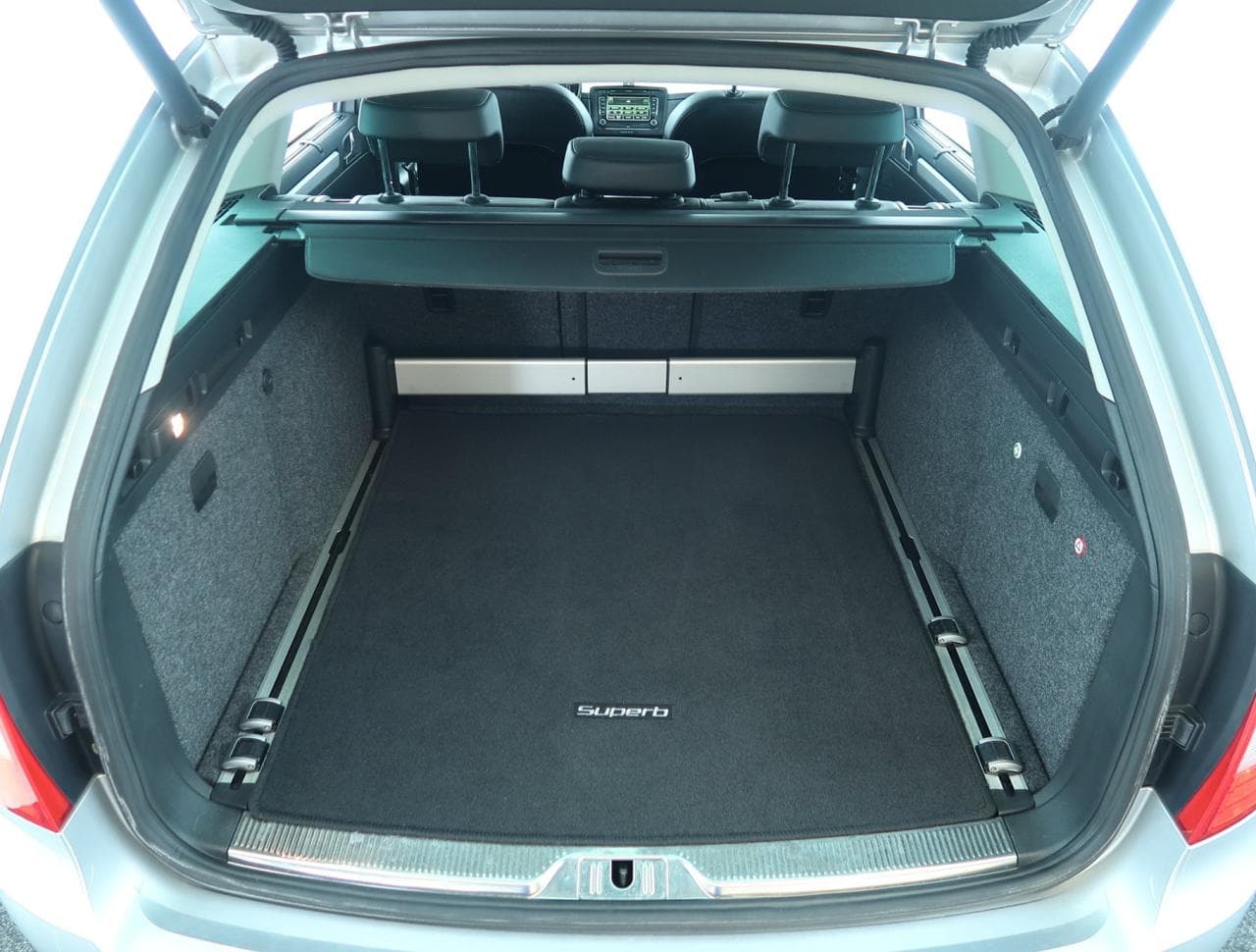 2011 Škoda SUPERB - 19