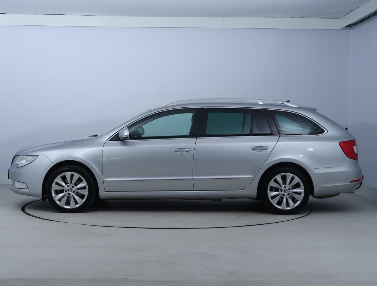 2011 Škoda SUPERB - 4
