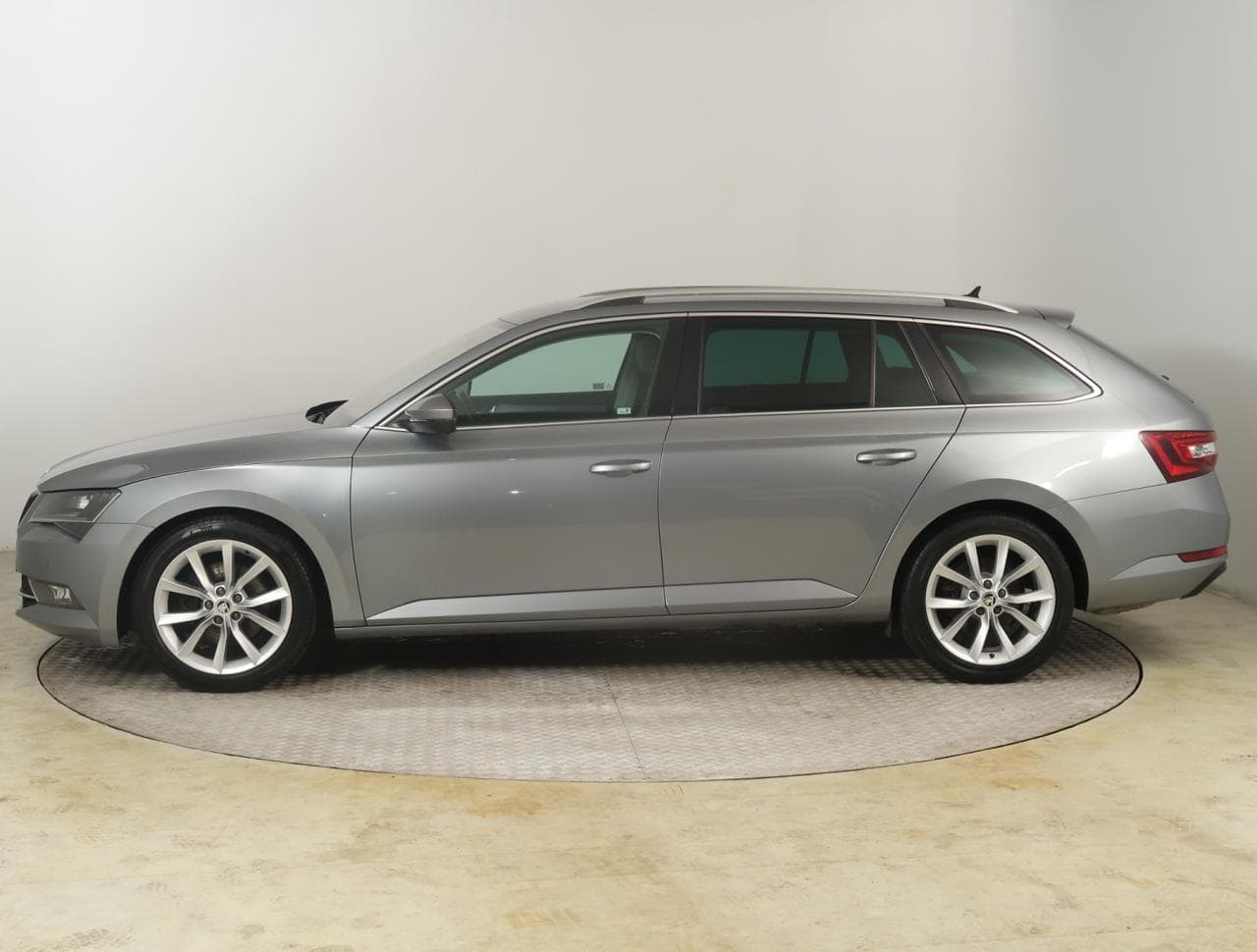 2017 Škoda SUPERB - 4