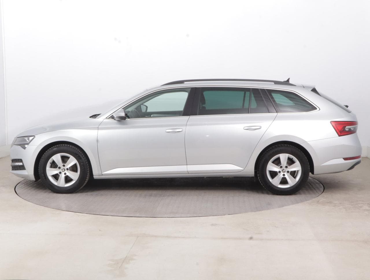 2021 Škoda SUPERB - 4