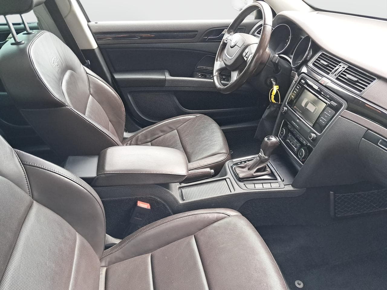 2013 Škoda SUPERB - 12
