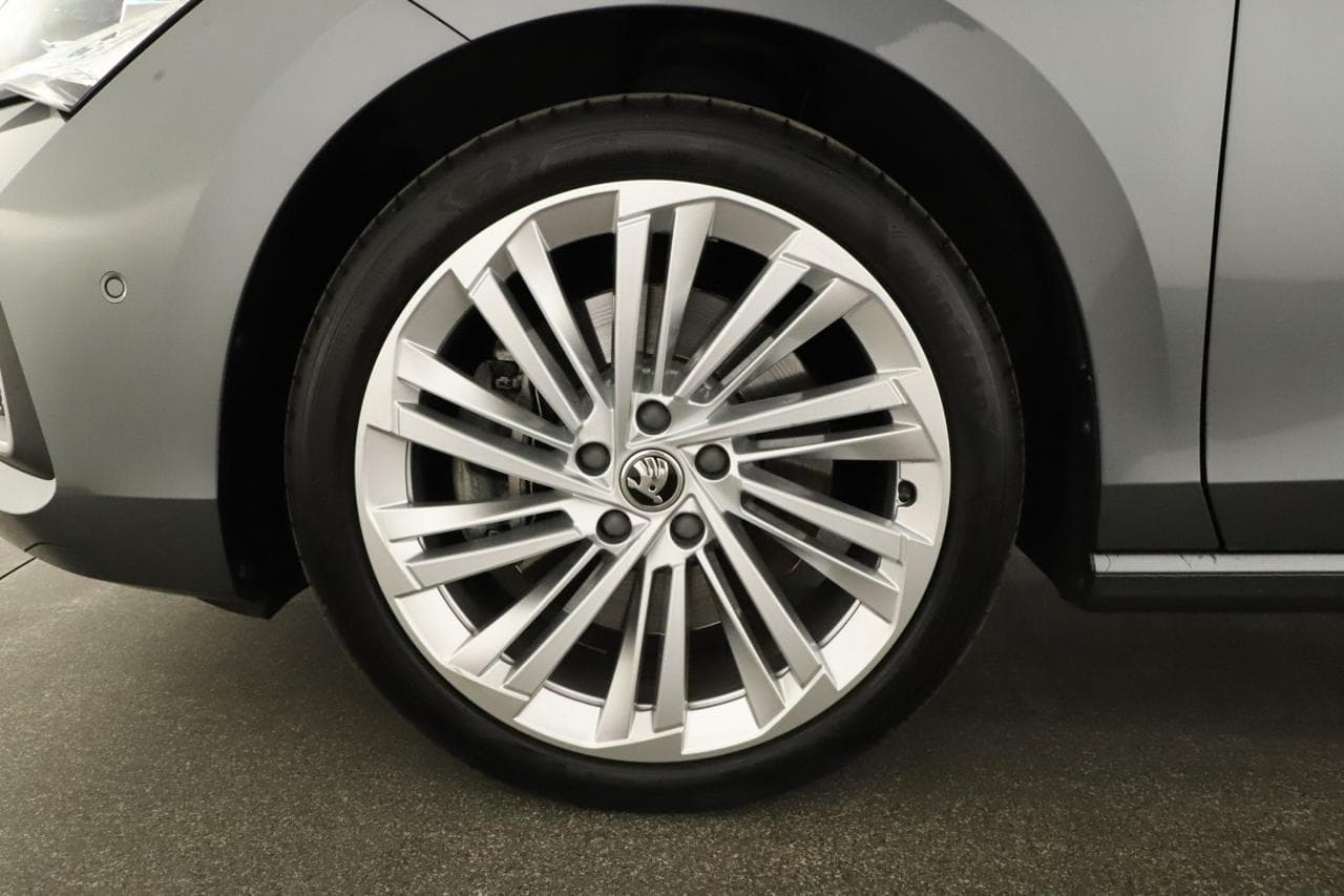2025 Škoda SUPERB - 18