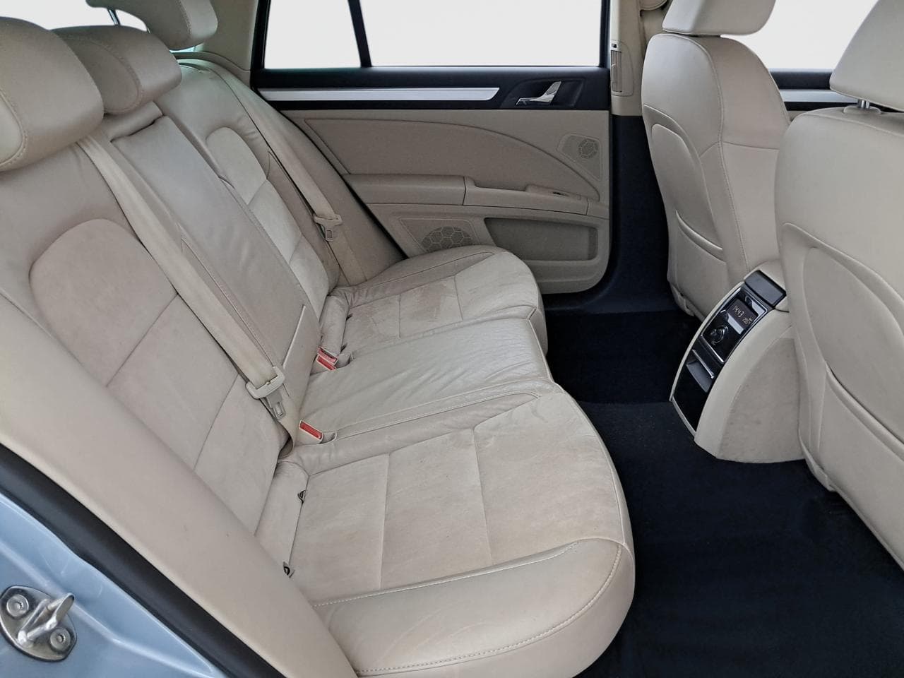 2011 Škoda SUPERB - 13