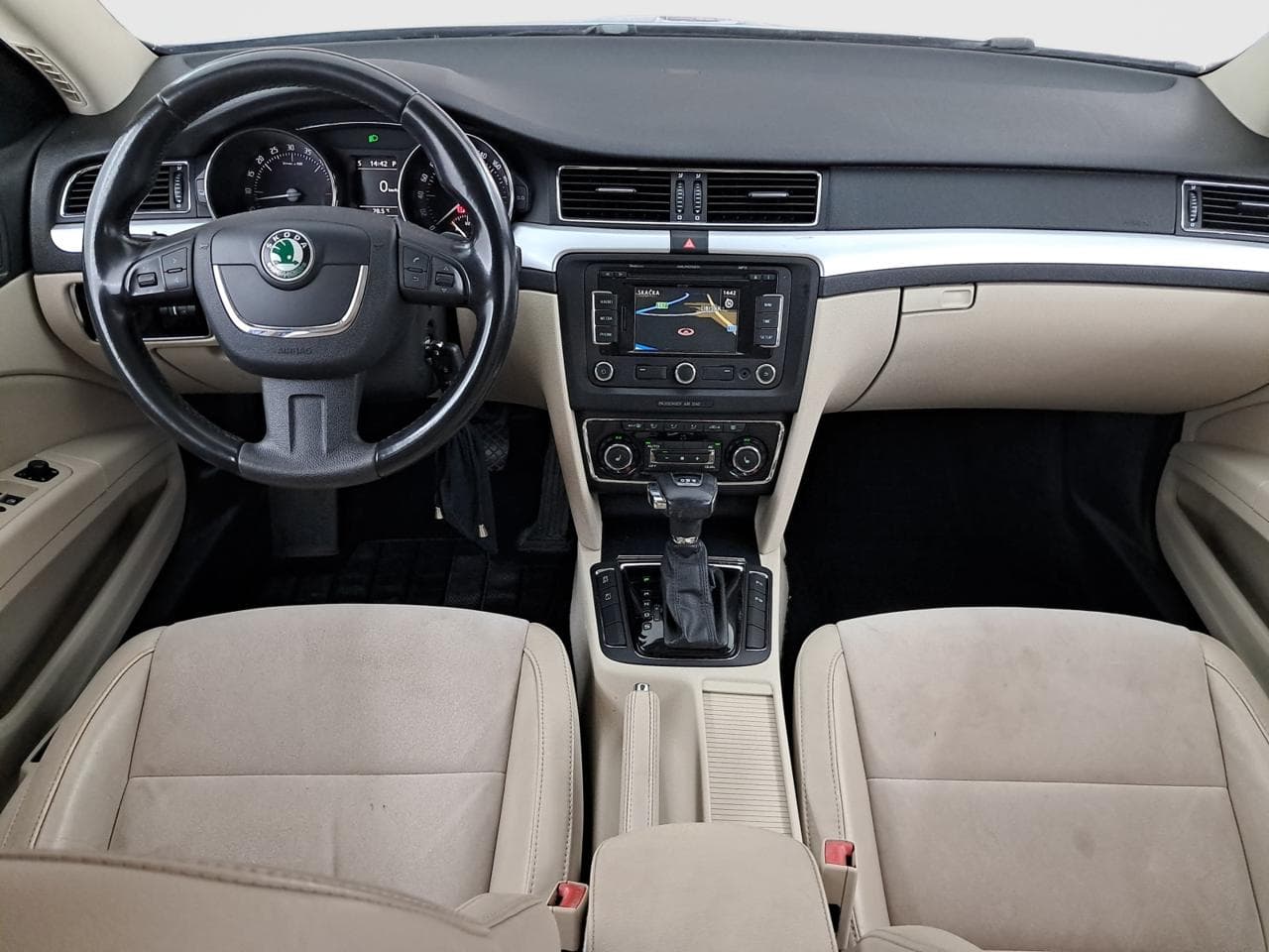 2011 Škoda SUPERB - 10