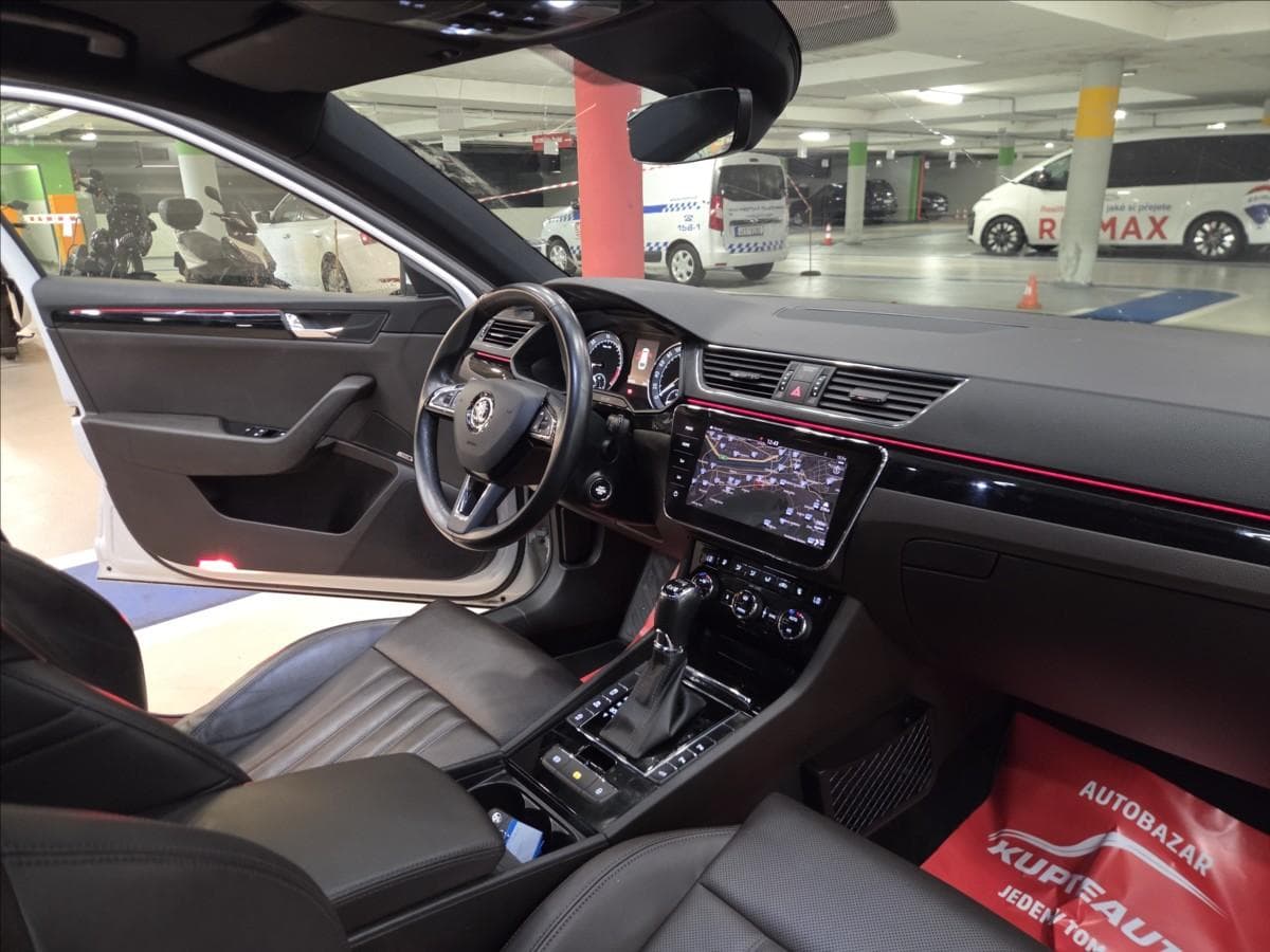 2017 Škoda SUPERB - 12