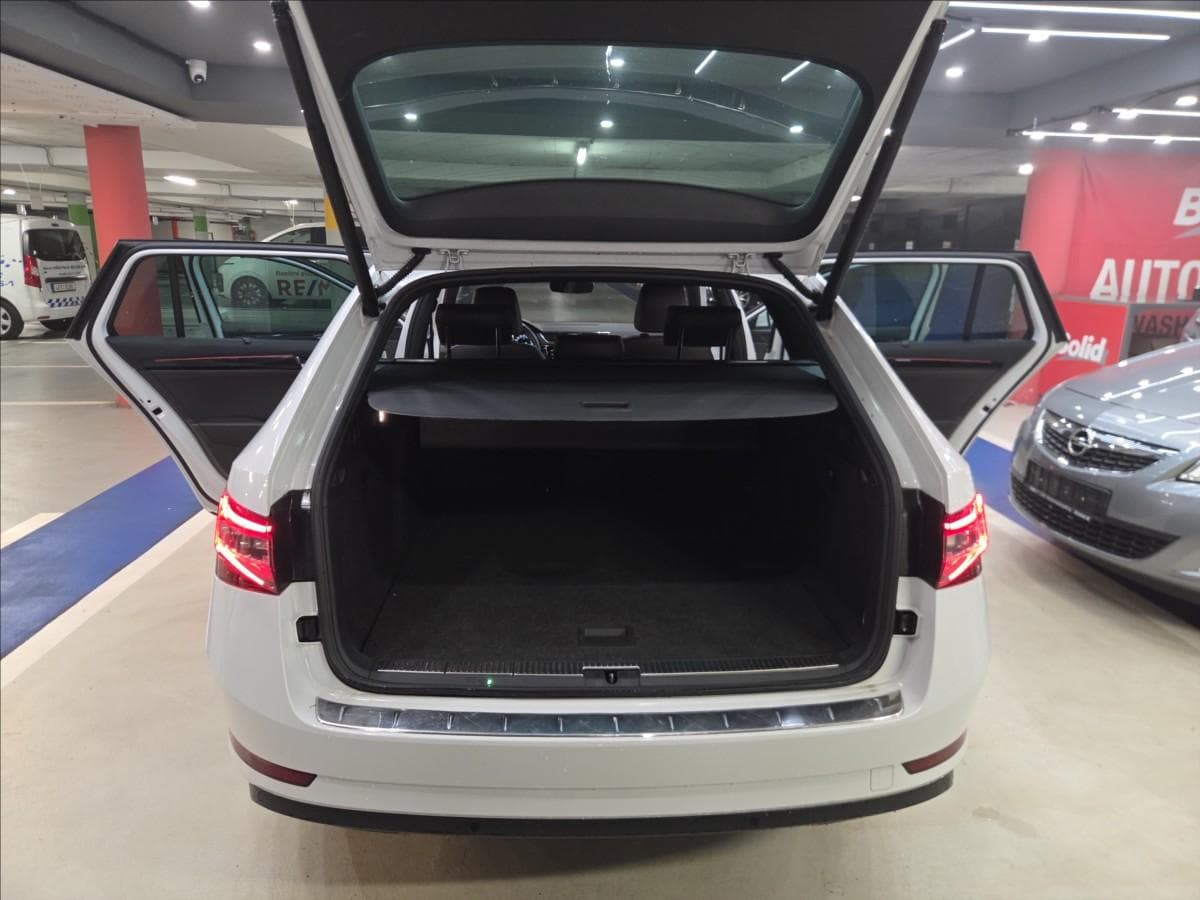 2017 Škoda SUPERB - 18