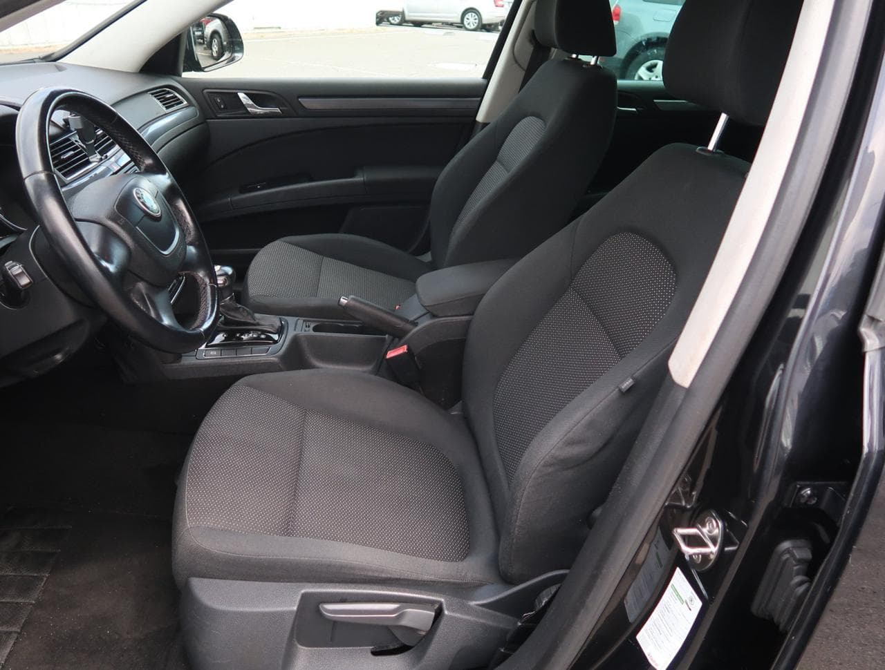2011 Škoda SUPERB - 16