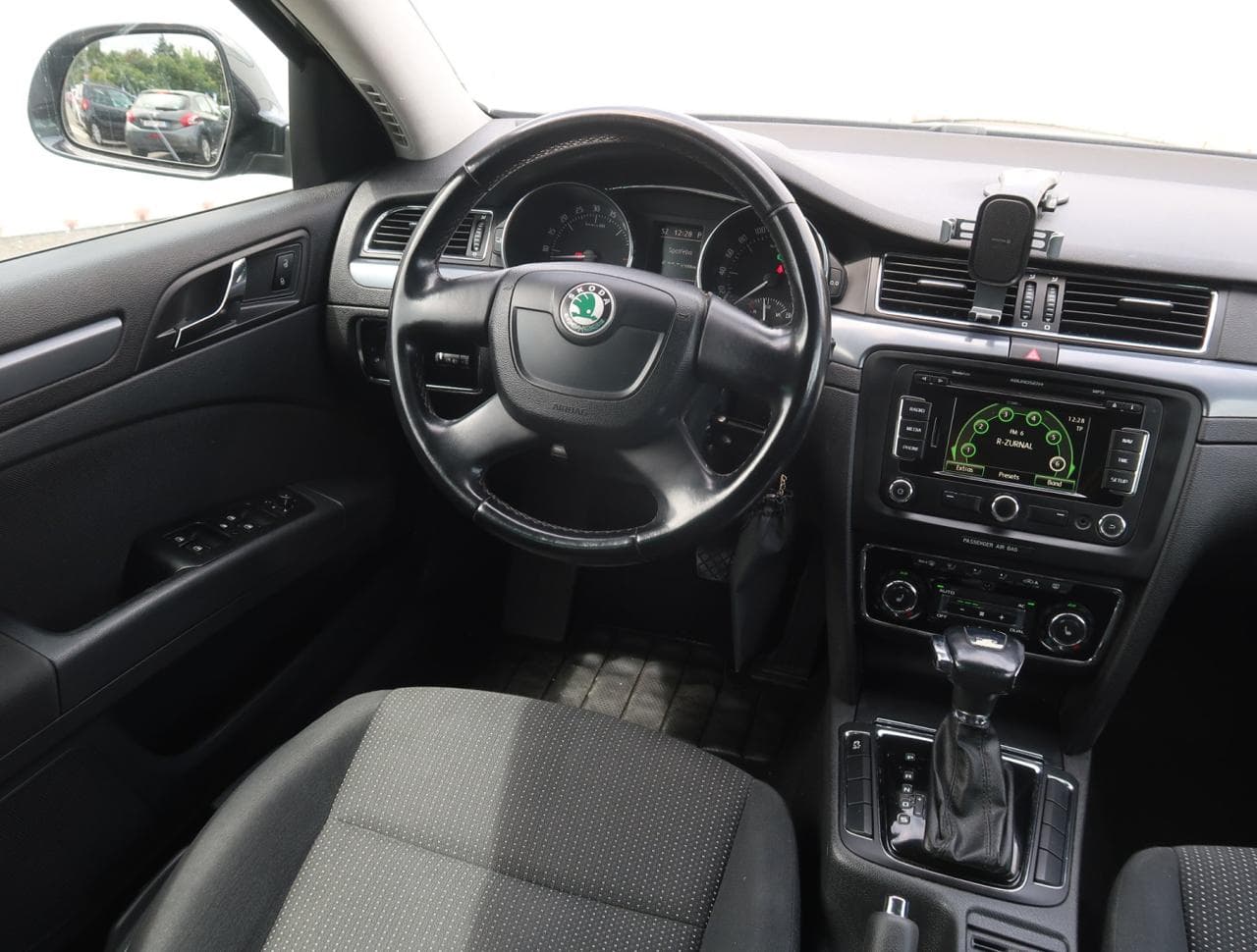 2011 Škoda SUPERB - 9