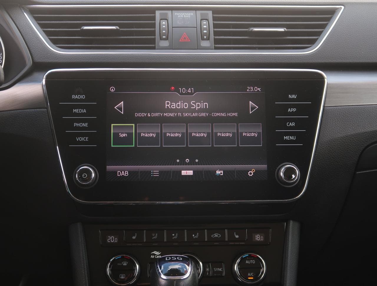 2019 Škoda SUPERB - 18